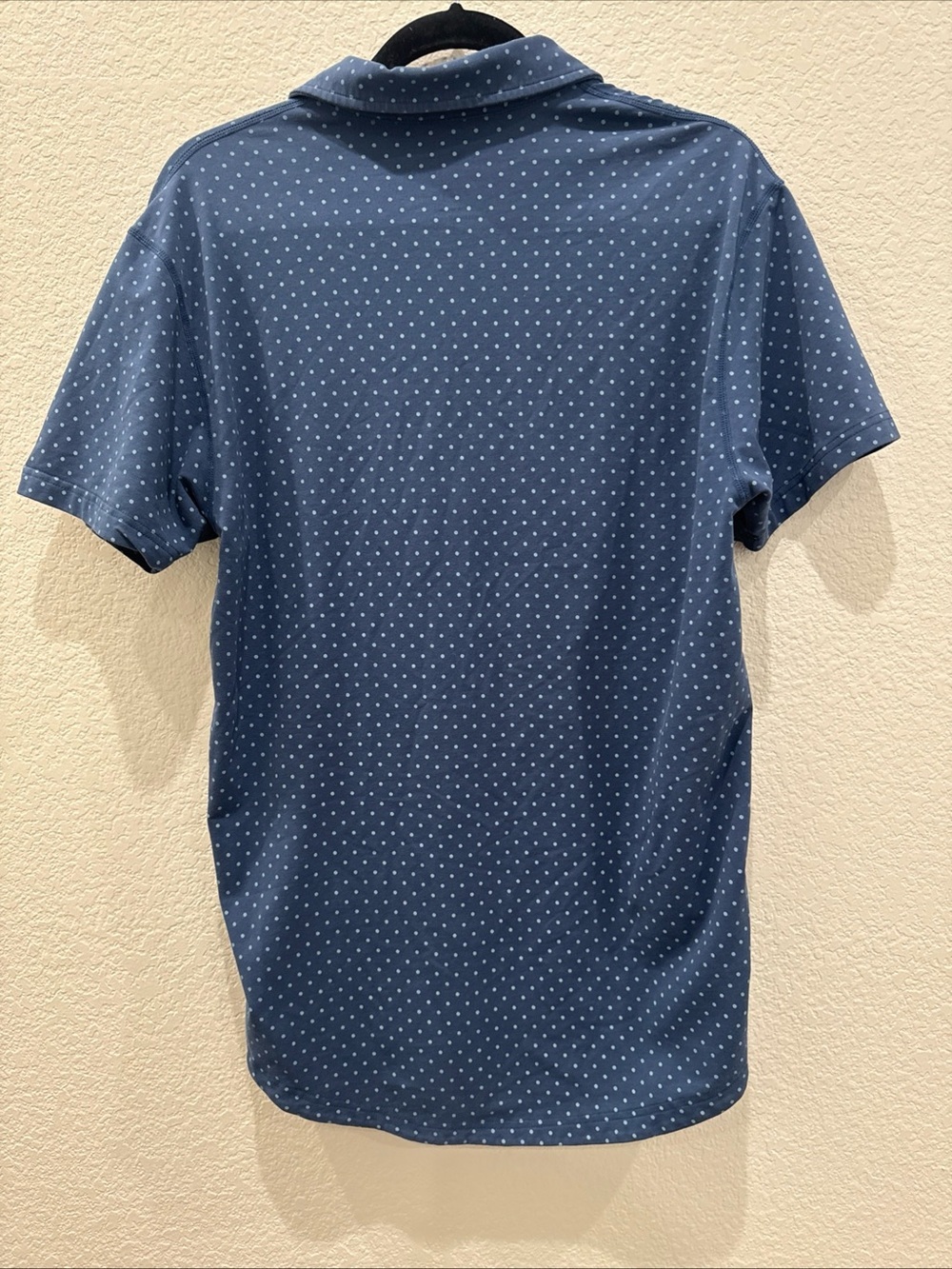 BYLT Premium Basics Polo Shirt Mens Medium Blue Polka Dot Stretch Performance - Picture 7 of 7